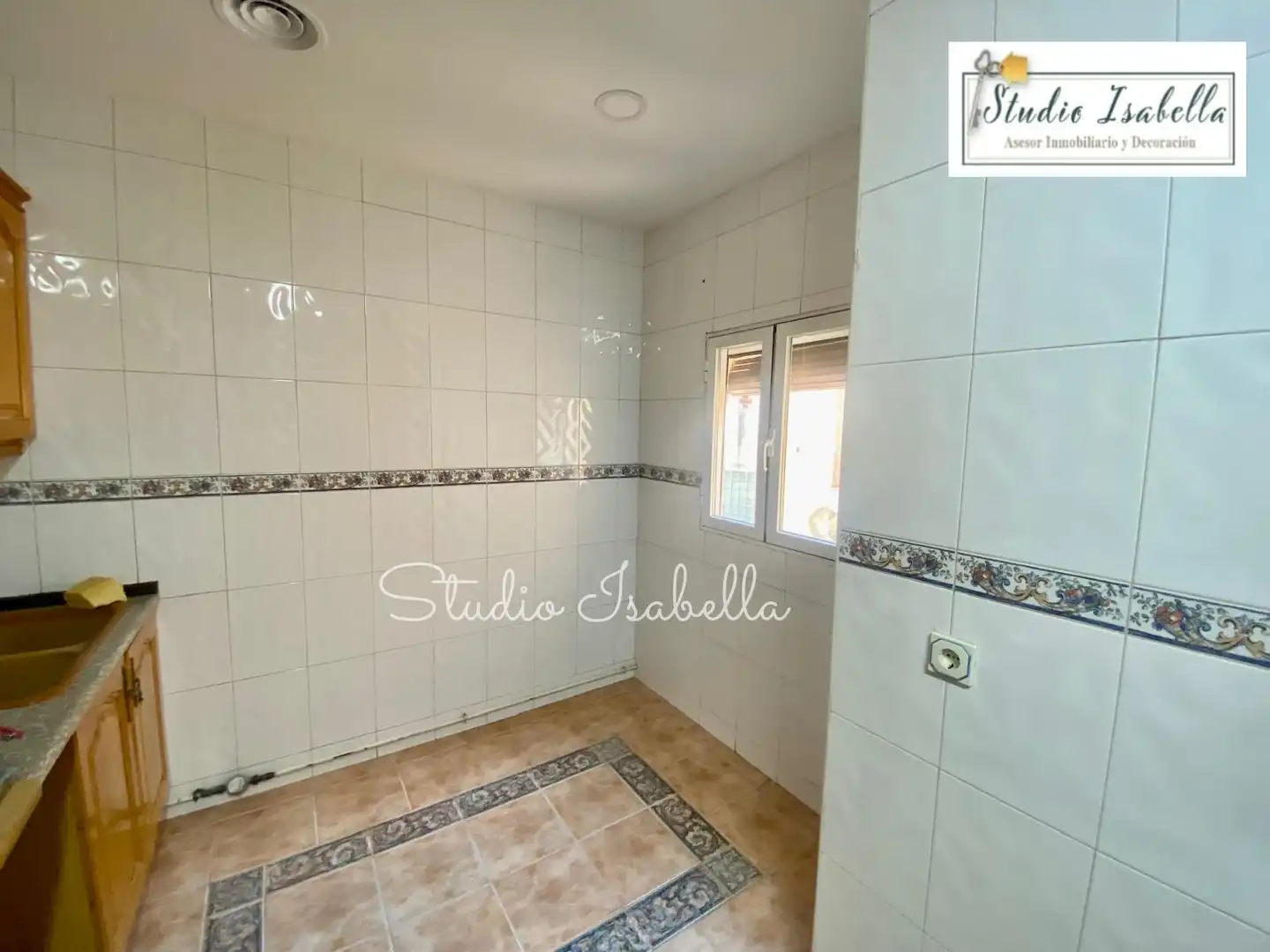 Baño de Piso de alquiler en Toledo con Aire acondicionado, Calefacción y Amueblado