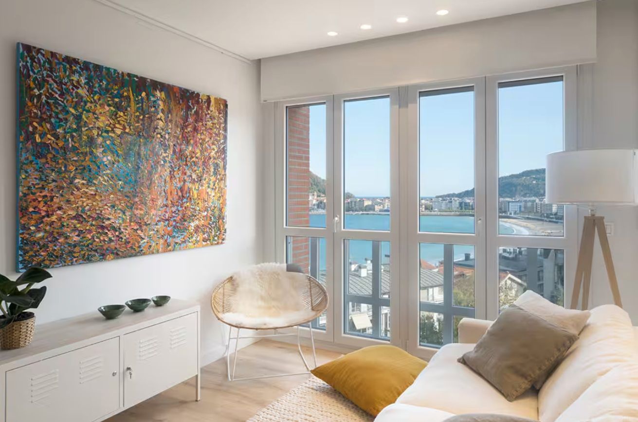 Living room of Apartment to rent in Donostia - San Sebastián   with Air Conditioner, Heating and Parquet flooring