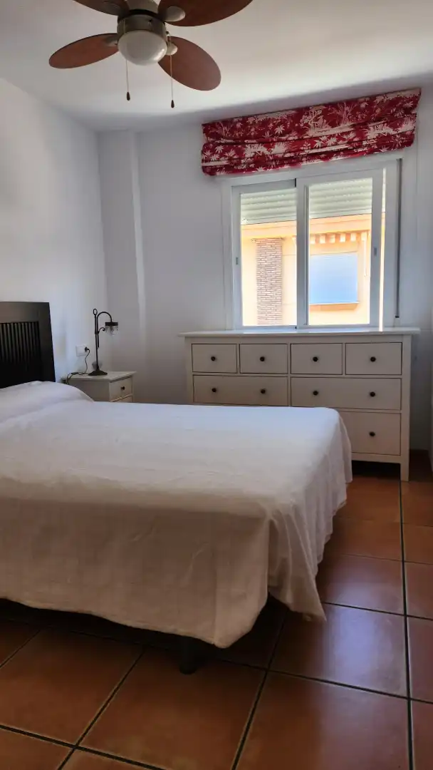 Dormitori de Àtic de lloguer en Torrox amb Aire condicionat, Calefacció i Terrassa