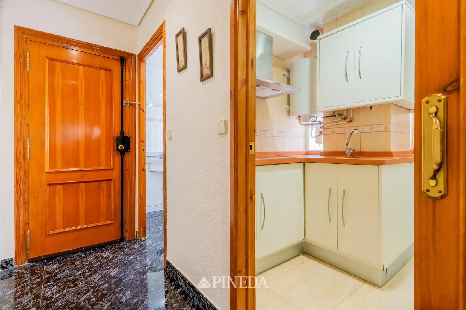 Kitchen of Flat for sale in Valencia  with Air Conditioner and Heating