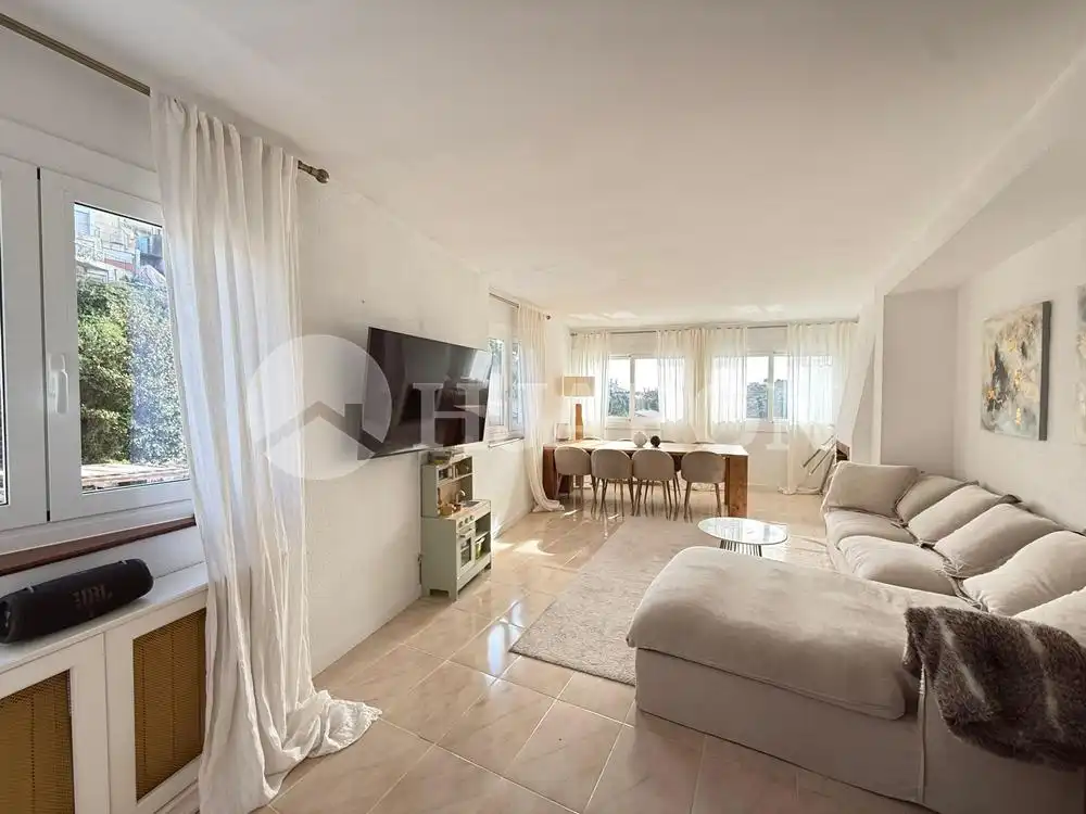 Sala de estar de Casa o chalet en venta en Alella con Aire acondicionado, Calefacción y Jardín privado
