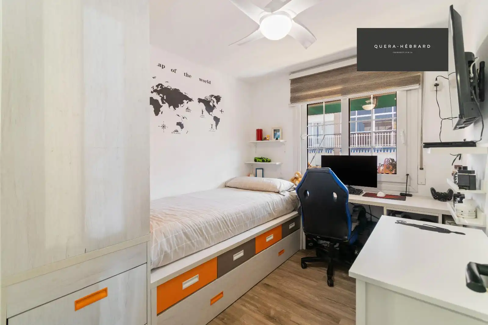 Schlafzimmer von Dachboden zum Verkauf in Rubí mit Klimaanlage, Heizung und Parkett