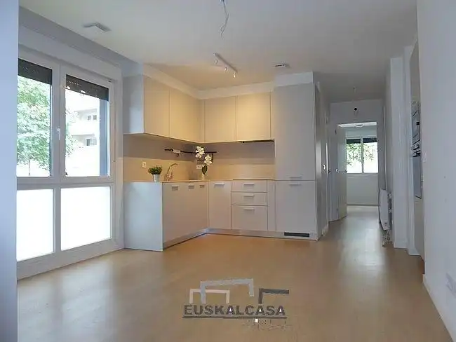 Cocina de Planta baja en venta en Bilbao  con Calefacción y Trastero
