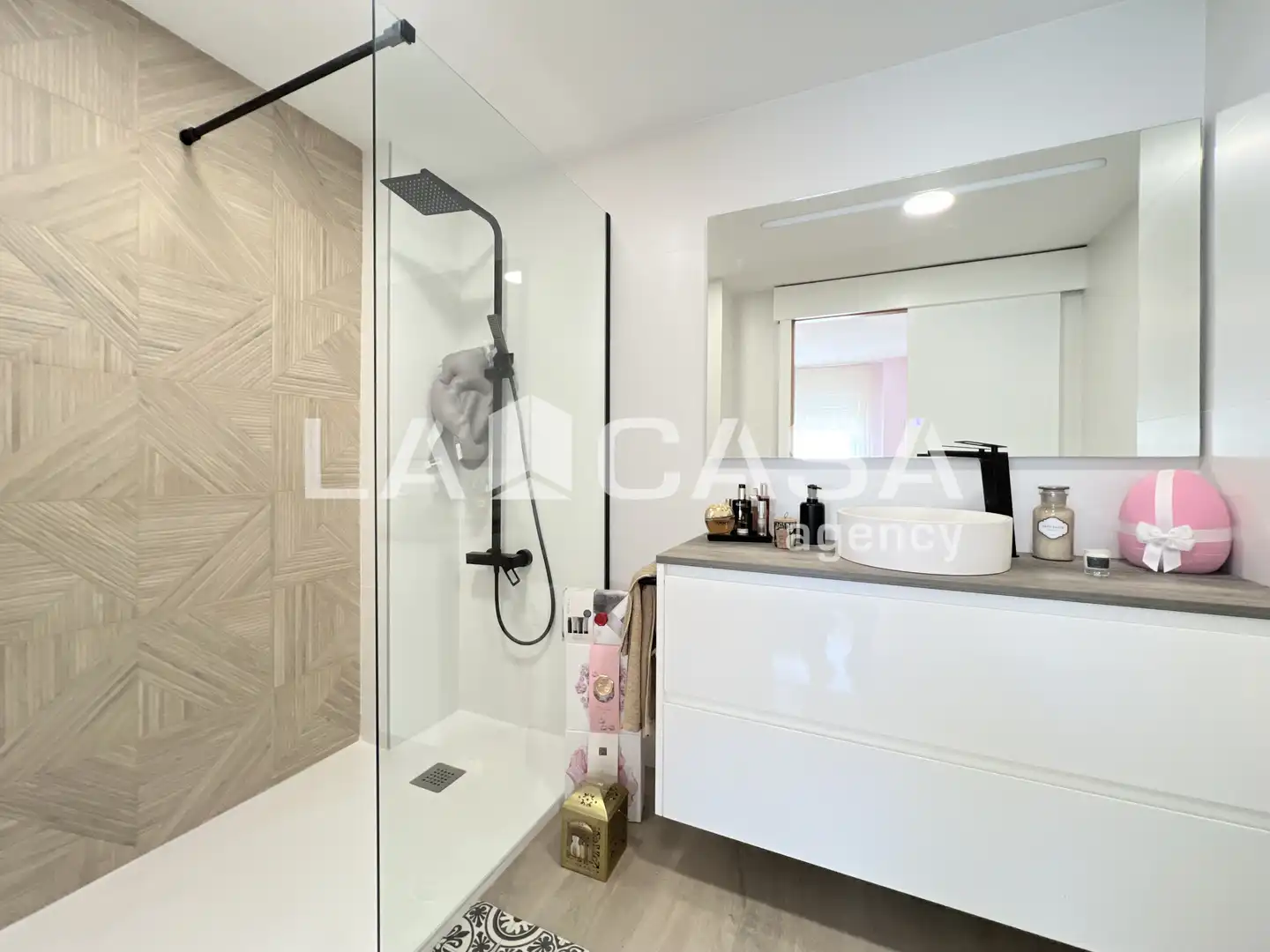 Baño de Piso en venta en Badalona con Calefacción, Terraza y Trastero