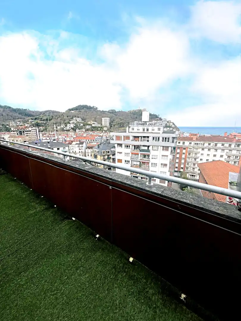 Terrassa de Àtic en venda en Donostia - San Sebastián  amb Aire condicionat, Calefacció i Terrassa
