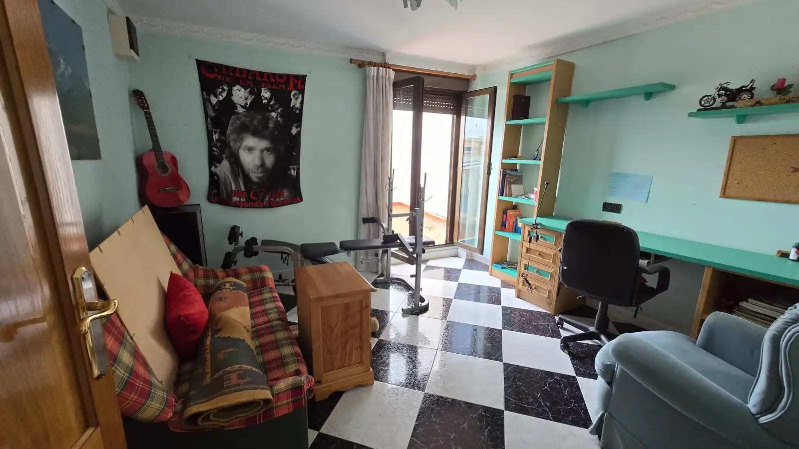Dormitori de Casa adosada en venda en Oliva amb Terrassa i Moblat