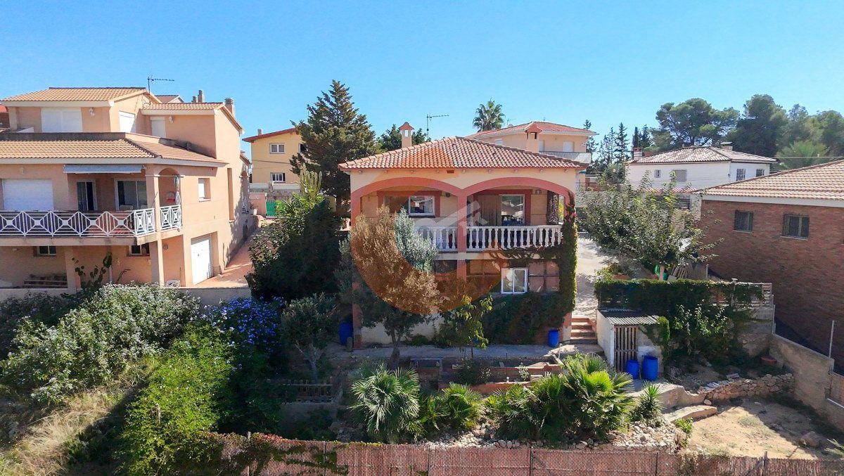 House or chalet for sale in Centre