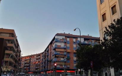 Vista exterior de Àtic de lloguer en  Sevilla Capital amb Aire condicionat, Terrassa i Es permeten mascotes