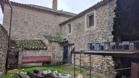 Casa de2 alturas con posibilidad de Garaje y amplio patio