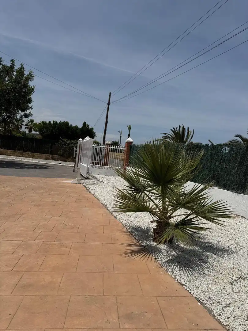 Casa o xalet en venda en Elche / Elx amb Aire condicionat, Jardí privat i Terrassa