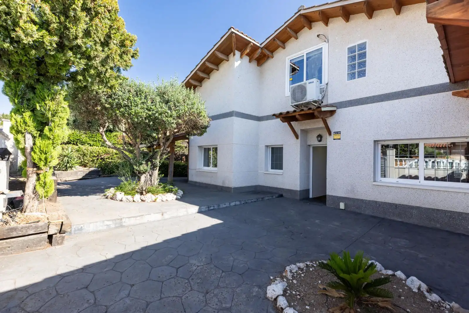 Vista exterior de Casa o xalet en venda en Lliçà d'Amunt amb Aire condicionat, Calefacció i Jardí privat