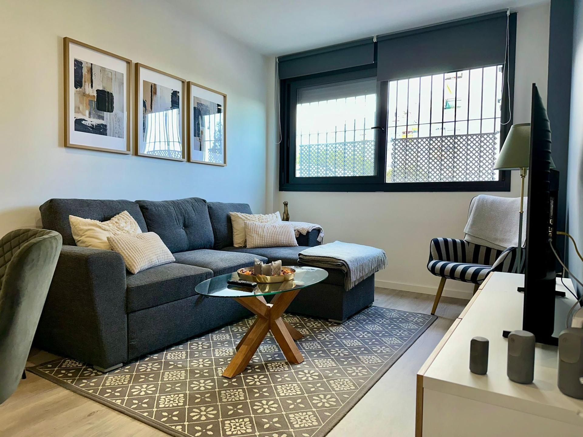 Sala d'estar de Pis de lloguer en Mijas amb Aire condicionat, Traster i Moblat