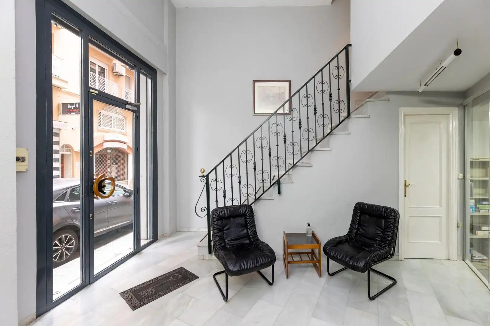 Business premises for sale in Calle Nazaríes 4, imagen 2