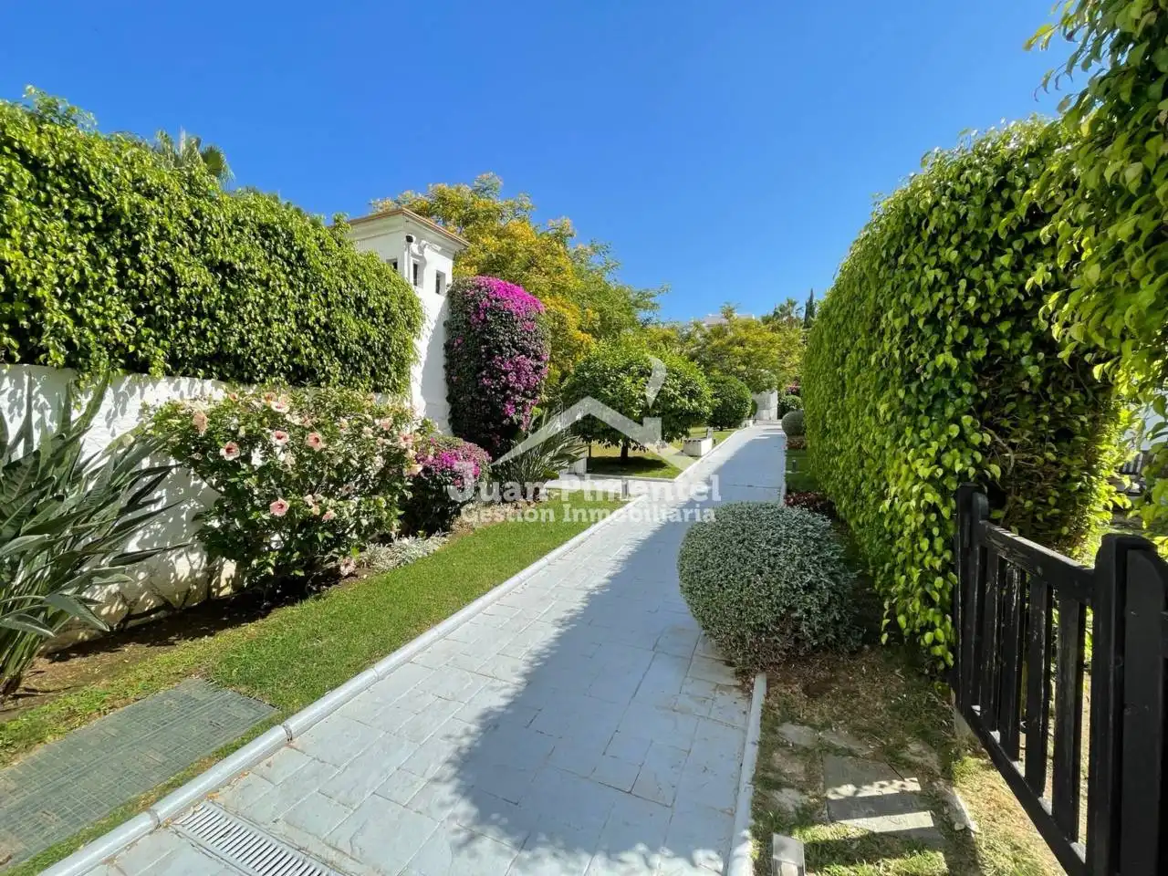 Exterior view of Apartments for sale in Estepona  with Air Conditioner, Private garden and Terrace