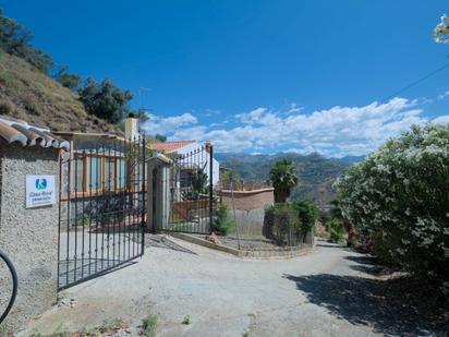 Vista exterior de Casa o xalet en venda en Algarrobo amb Terrassa i Piscina