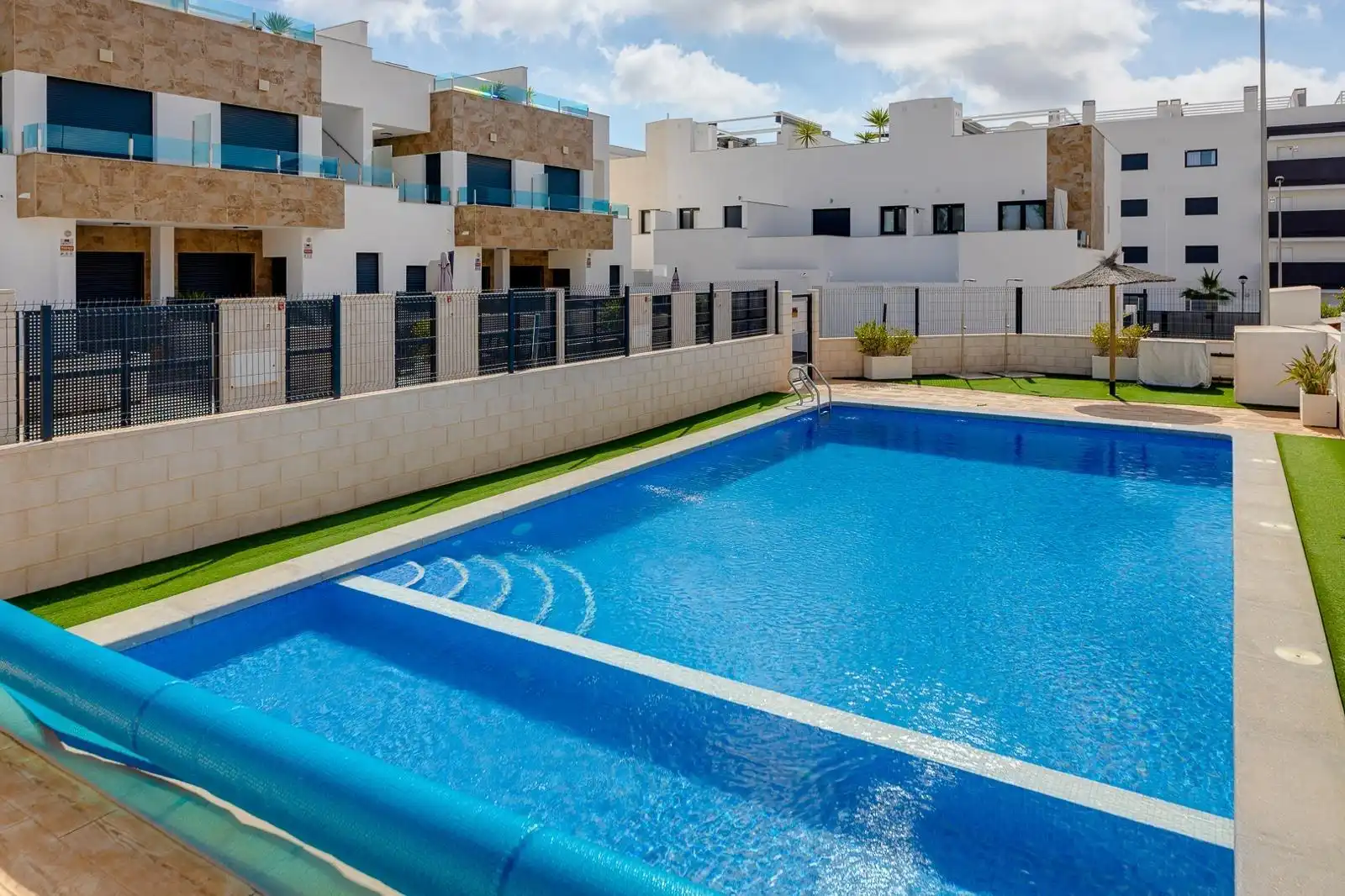Piscina de Casa o chalet en venta en Orihuela con Aire acondicionado, Calefacción y Jardín privado