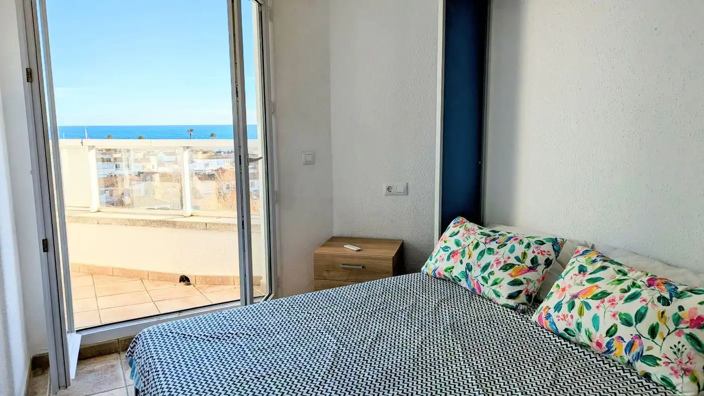 Habitación de Ático en venta en Empuriabrava con Aire acondicionado, Calefacción y Terraza