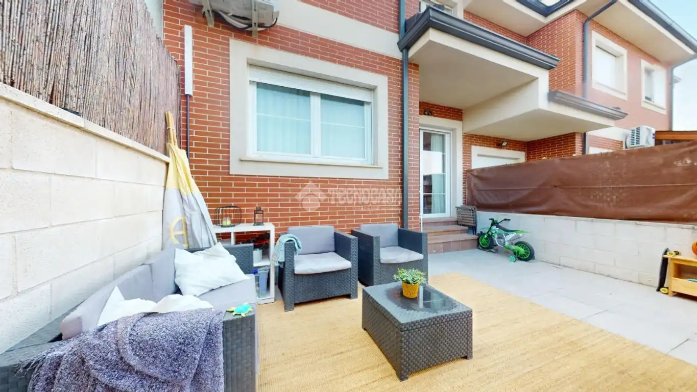 Casa bifamiliare con piscina in vendita a El Casar, imagen 6
