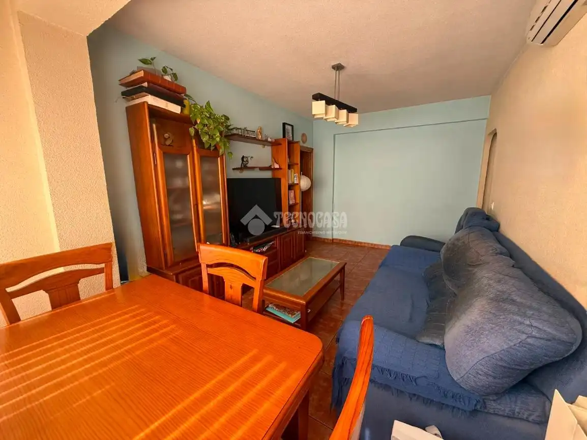 Flat for sale in C. Ribadeo, Valderas - Los Castillos