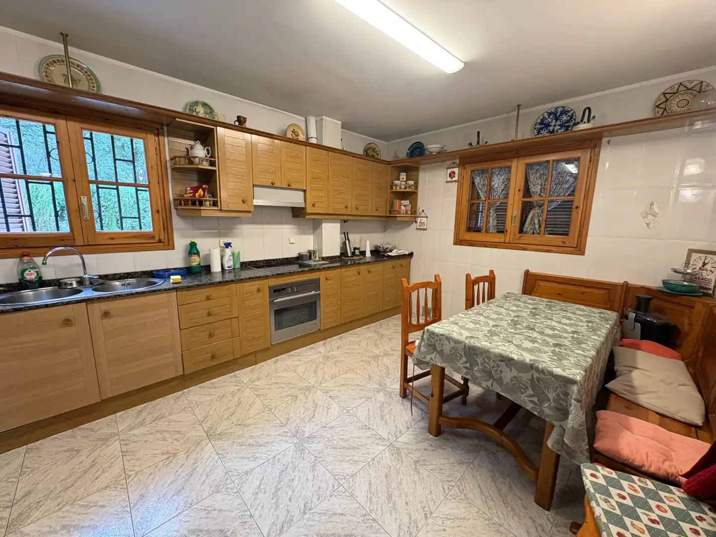 Cuina de Casa o xalet en venda en Vallgorguina amb Aire condicionat, Calefacció i Jardí privat