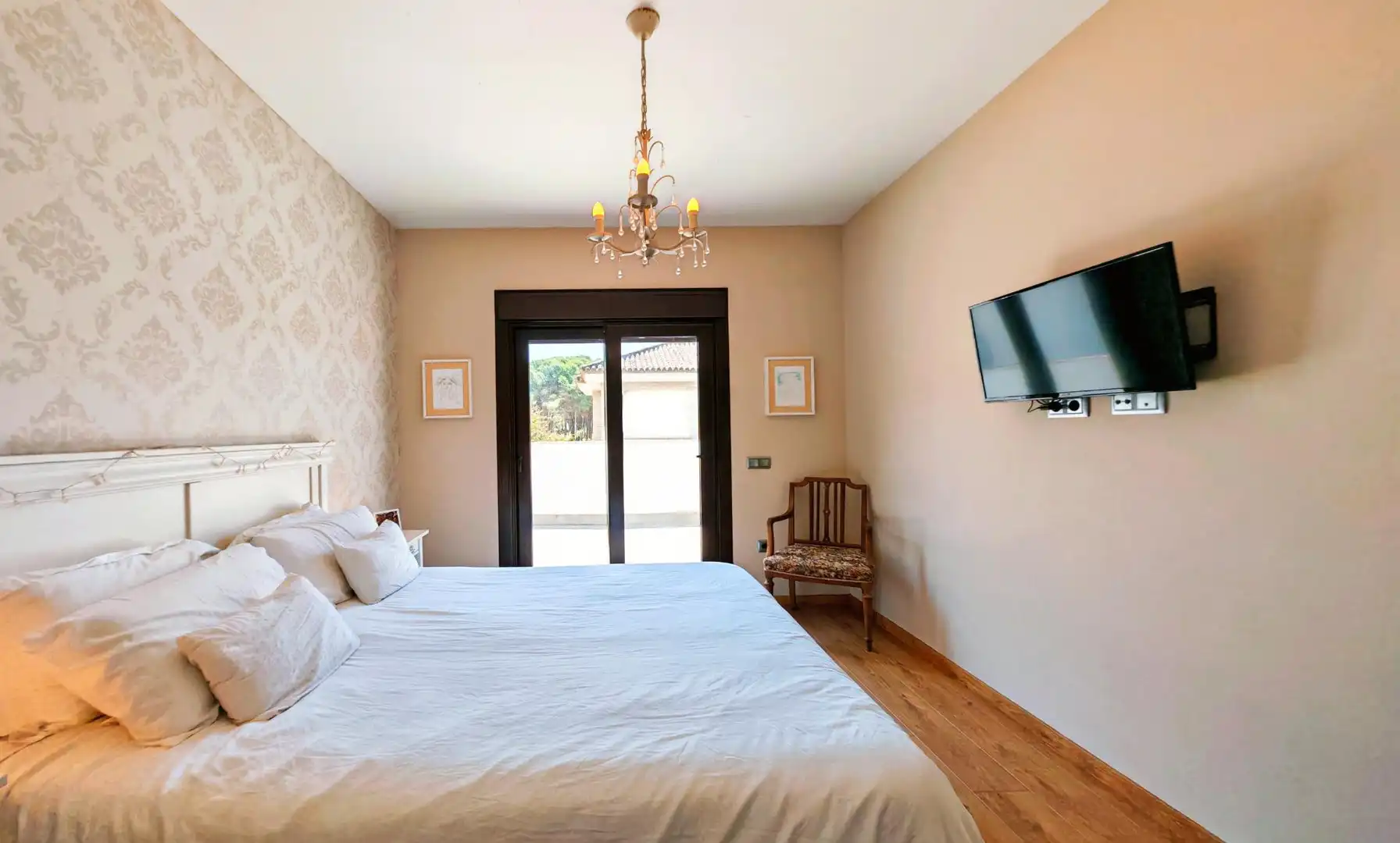 Habitación de Casa o chalet en venta en Chiclana de la Frontera con Aire acondicionado, Jardín privado y Terraza