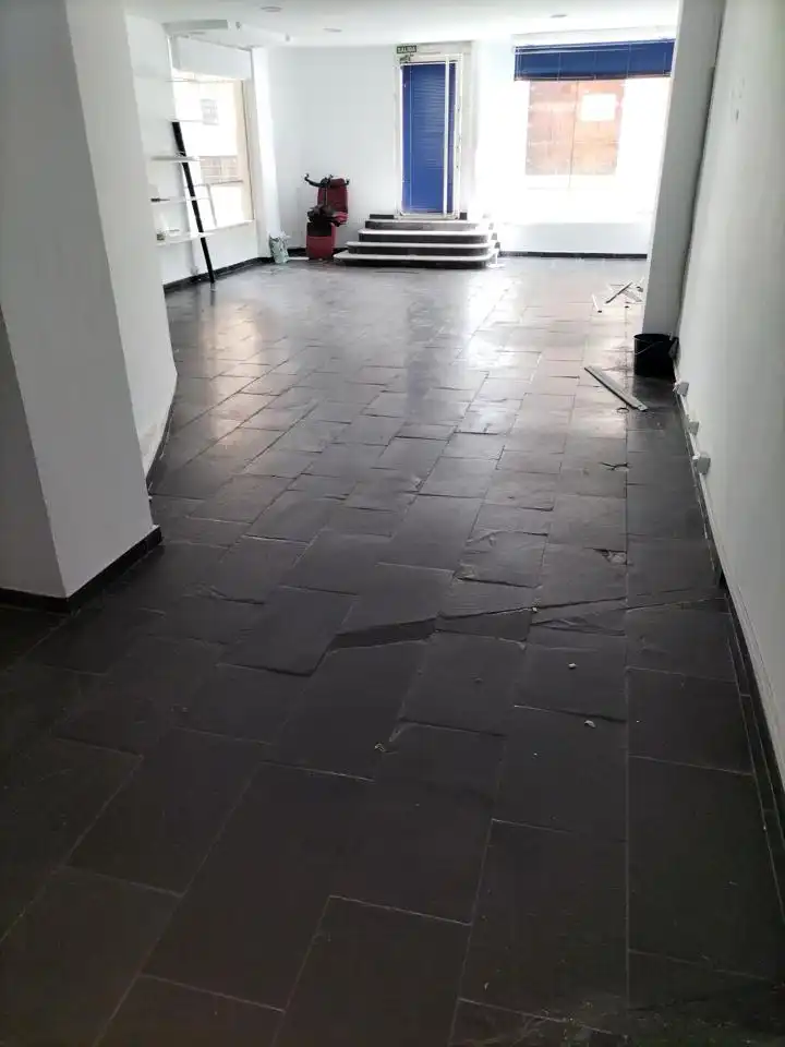 Local comercial en venda a Centro, imagen 2