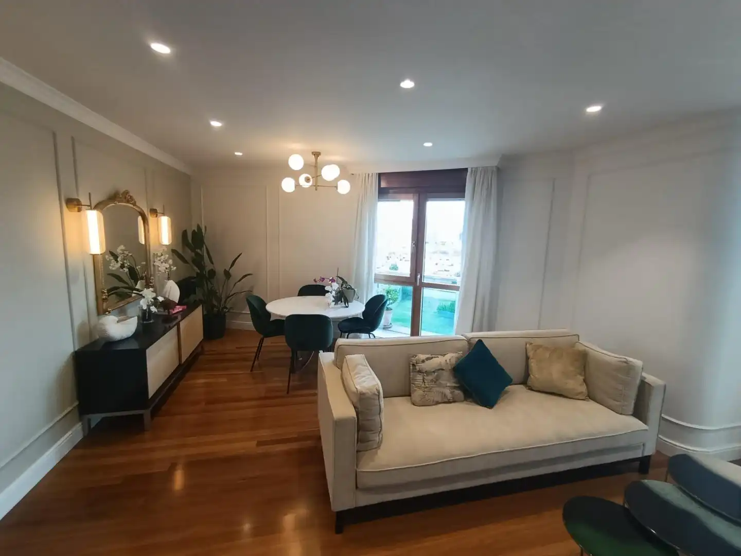 Sala d'estar de Pis en venda en Gijón  amb Calefacció, Terrassa i Traster