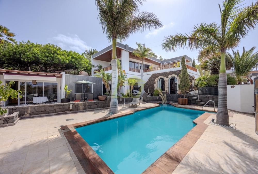 Swimming pool of House or chalet for sale in Yaiza  with Terrace and Balcony