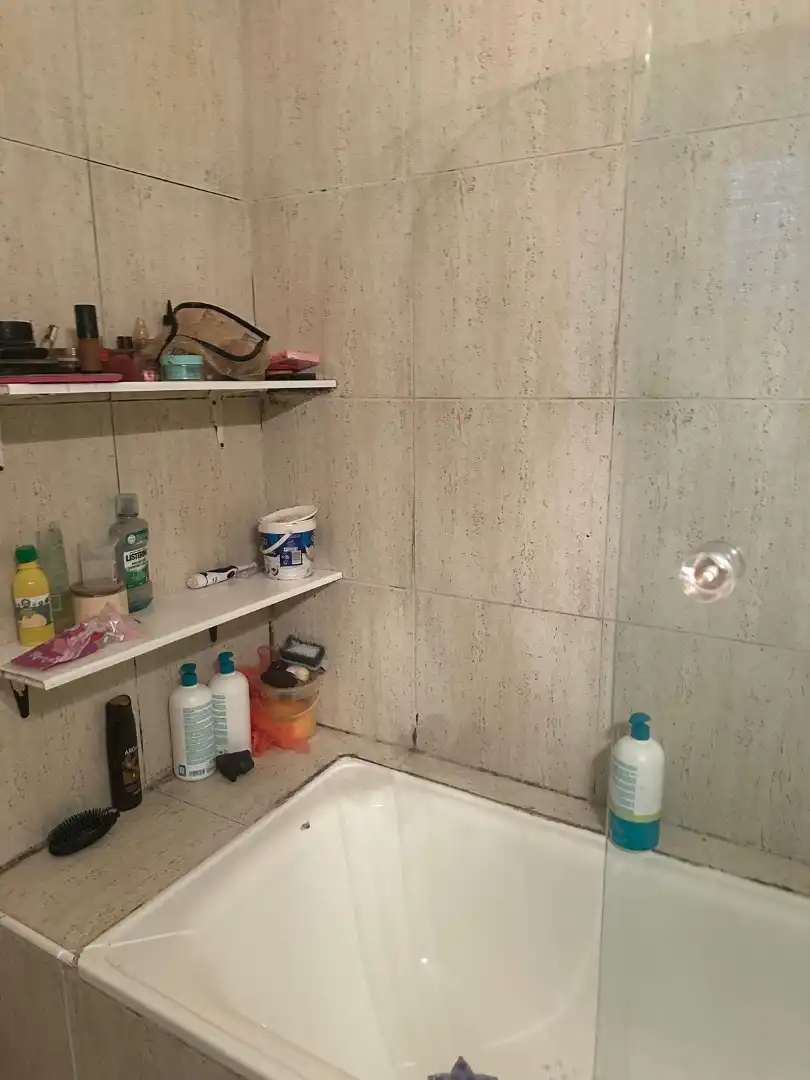 Baño de Piso en venta en Olot con Terraza