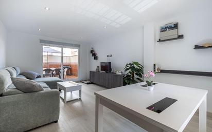 Sala d'estar de Casa adosada en venda en Maracena amb Terrassa, Traster i Balcó