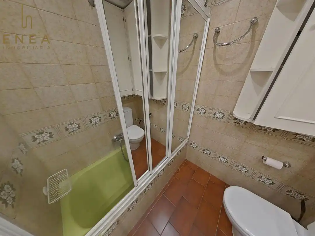 Badezimmer von Wohnung zum Verkauf in Vitoria - Gasteiz mit Heizung, Terrasse und Abstellraum