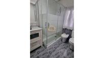 Bathroom of Flat for sale in Salamanca Capital  with Balcony