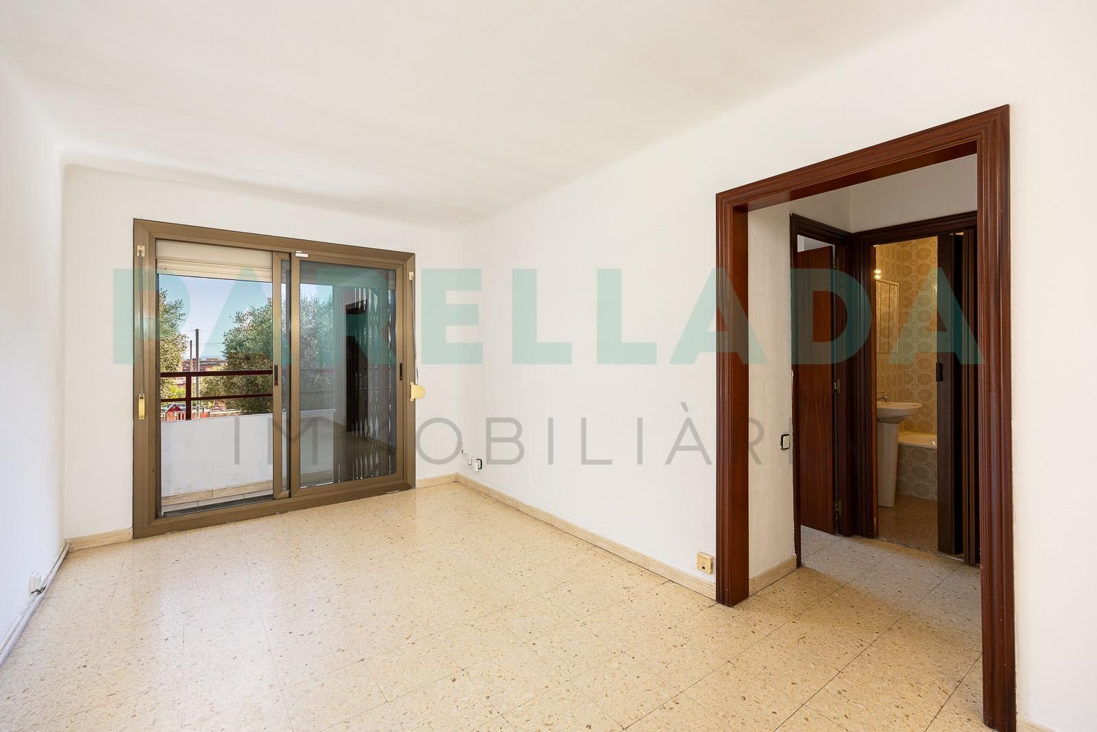 Bedroom of Flat for sale in Badalona