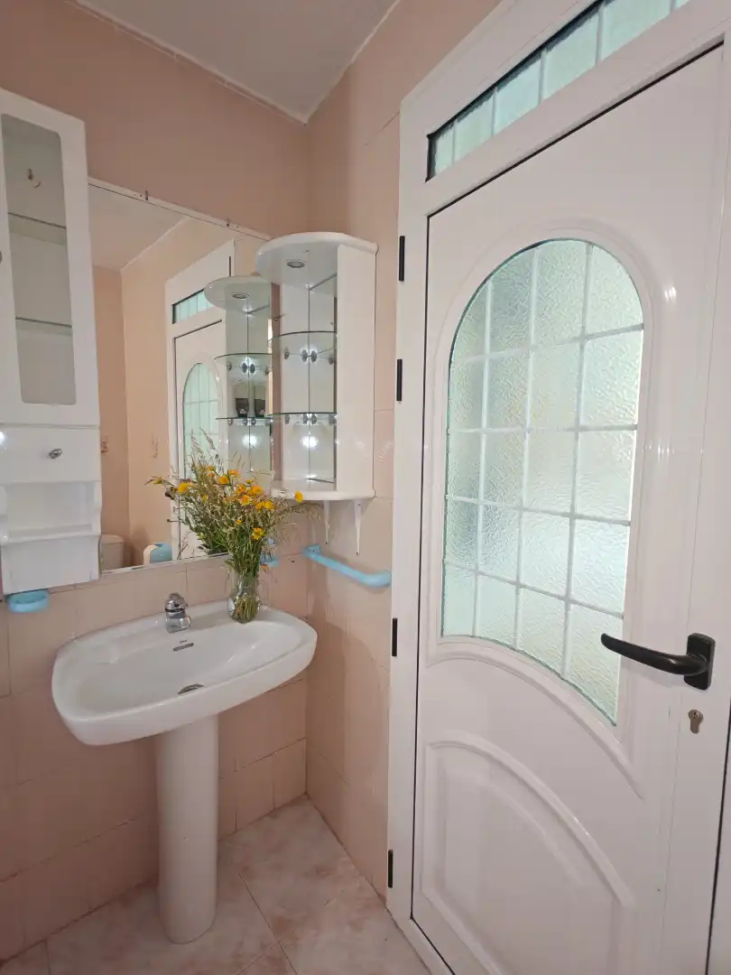 Bathroom of Detached homes for rent in A Laracha    with Terrace, Storage room and Furnished