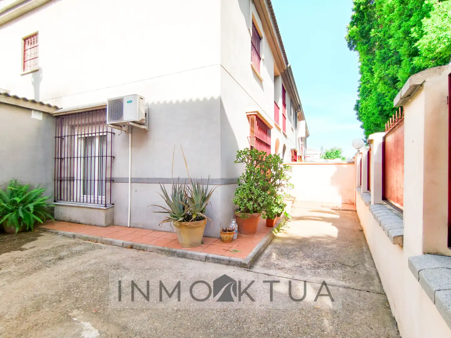 Vista exterior de Casa adosada en venta en Jerez de la Frontera con Aire acondicionado y Terraza