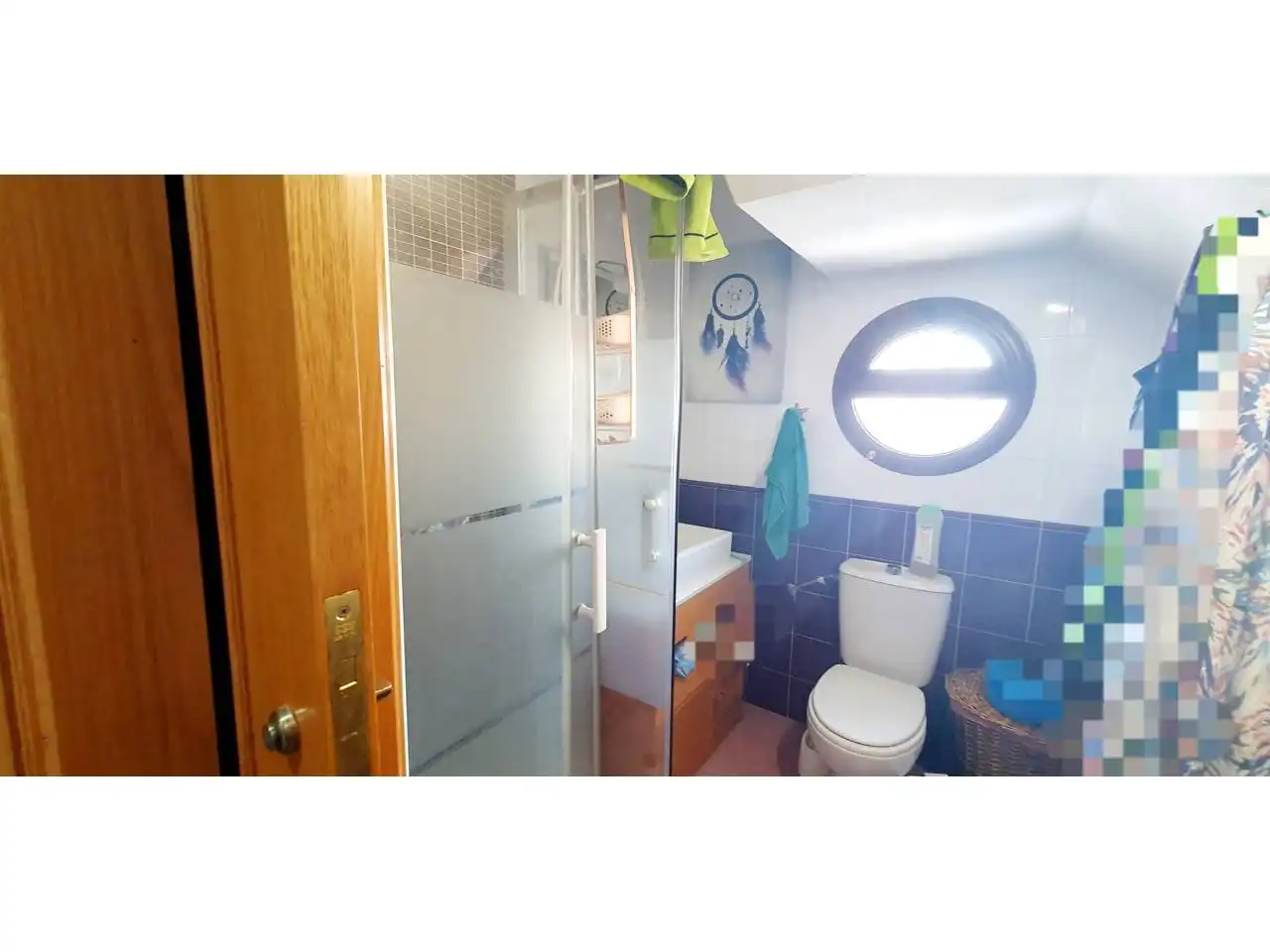 Baño de Casa adosada en venta en Roquetas de Mar con Aire acondicionado, Calefacción y Jardín privado