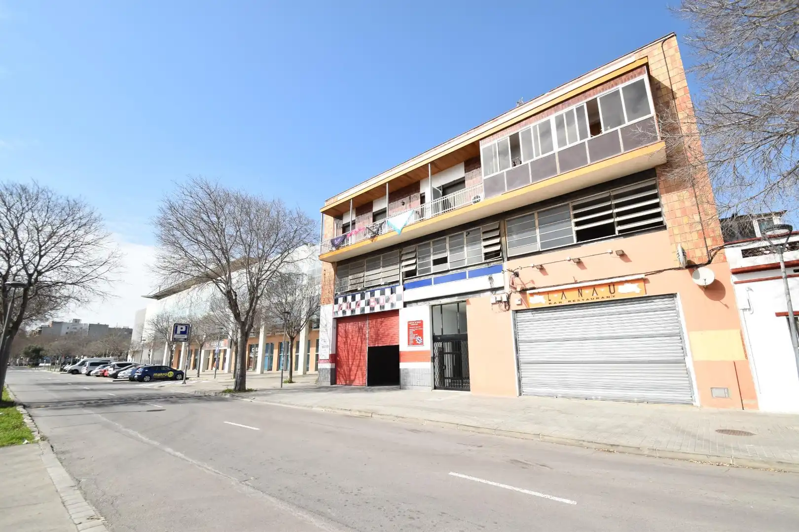 Außenansicht von Fabrikhallen zur Miete in Vilanova i la Geltrú