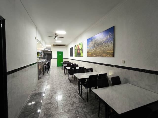 Local comercial en Alquiler en Carrer de Mossèn Jacint Verdaguer en Vinyets - Molí Vell