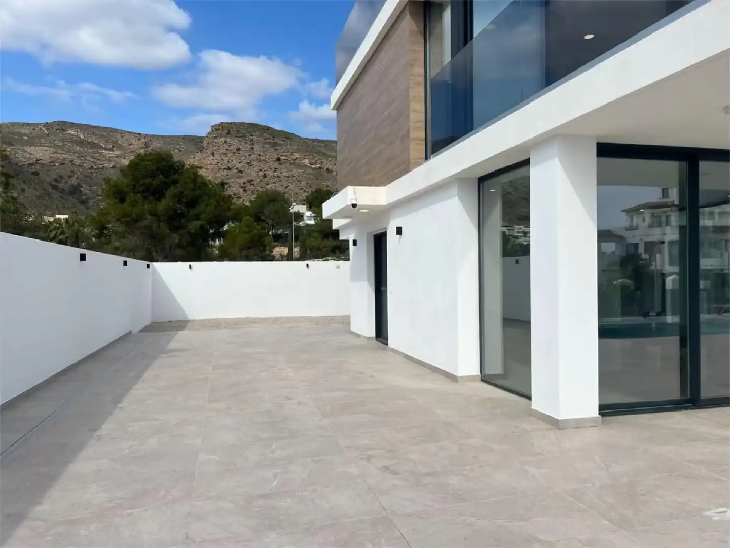 Villa con piscina in vendita a Golf Bahía, imagen 10