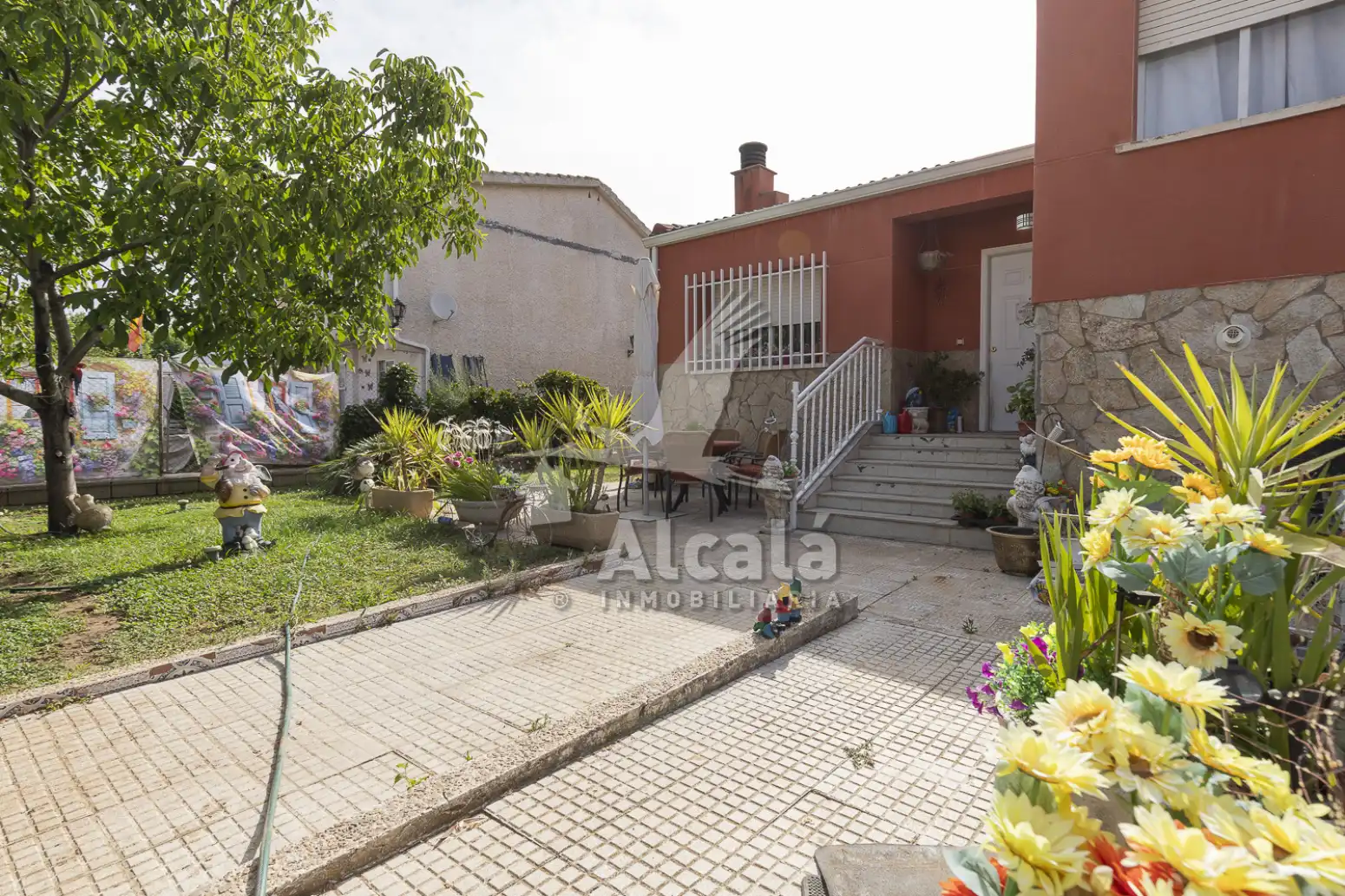 Exterior view of Houses for sale in Camarma de Esteruelas  with Air Conditioner, Heating and Private garden