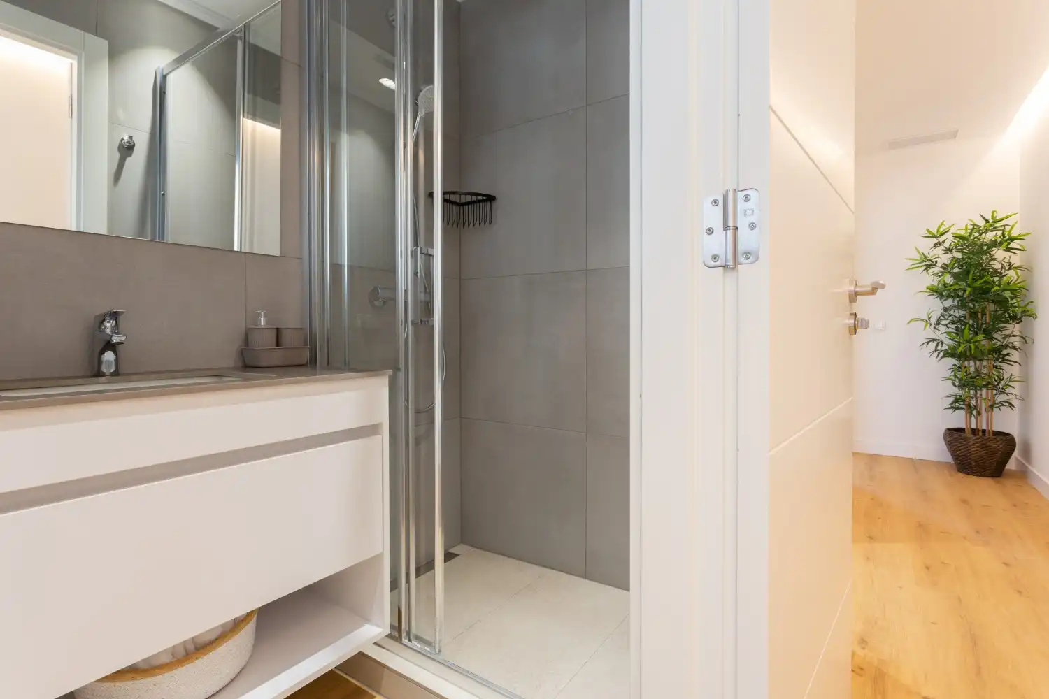 Bany de Apartament de lloguer en Castelldefels amb Aire condicionat, Calefacció i Moblat