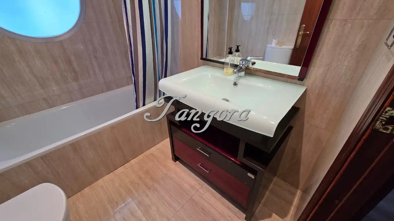 Badezimmer von Wohnung zur Miete in Castro-Urdiales mit Heizung, Terrasse und Möbliert