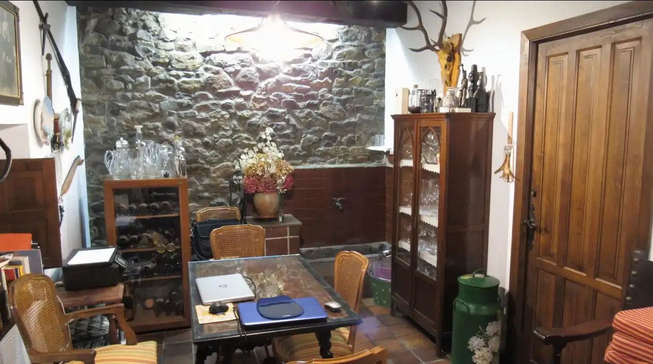Menjador de Finca rústica en venda en Pravia amb Calefacció, Jardí privat i Parquet