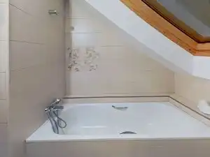 Bathroom of Houses for sale in El Escorial  with Heating, Private garden and Parquet flooring
