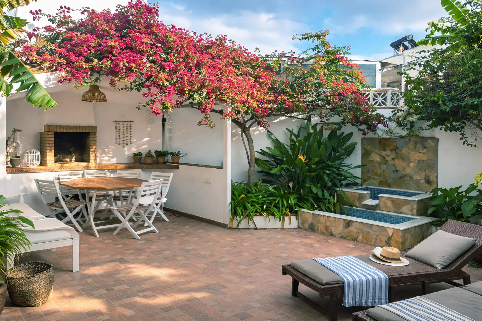 Home with terrace for sale in Estepona Pueblo