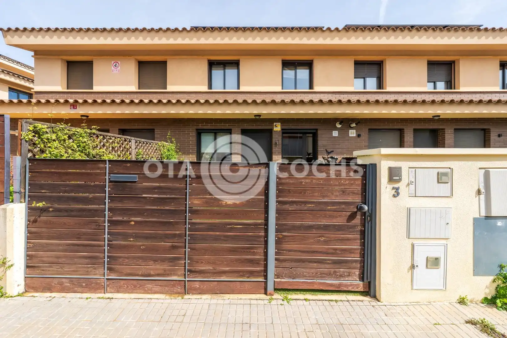 Vista exterior de Casa o chalet en venta en Montbrió del Camp con Aire acondicionado, Jardín privado y Piscina comunitaria