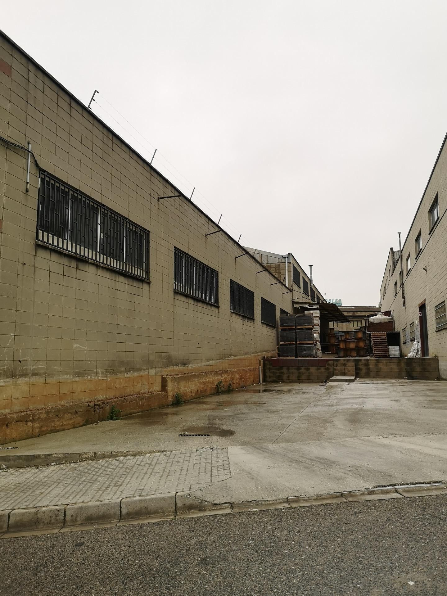 Fabrikhallen zum verkauf in Carrer Carrer de la Verge de Montserrat, Catalunya - Fontetes