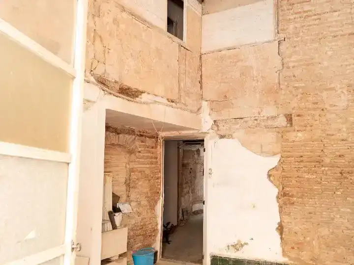 Flat for sale in  Valencia Capital  with Balcony
