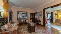 Sala d'estar de Apartament en venda en  Barcelona Capital amb Calefacció, Parquet i Terrassa