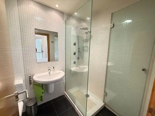 Baño de Piso de alquiler en Murcia con Aire acondicionado, Calefacción y Amueblado
